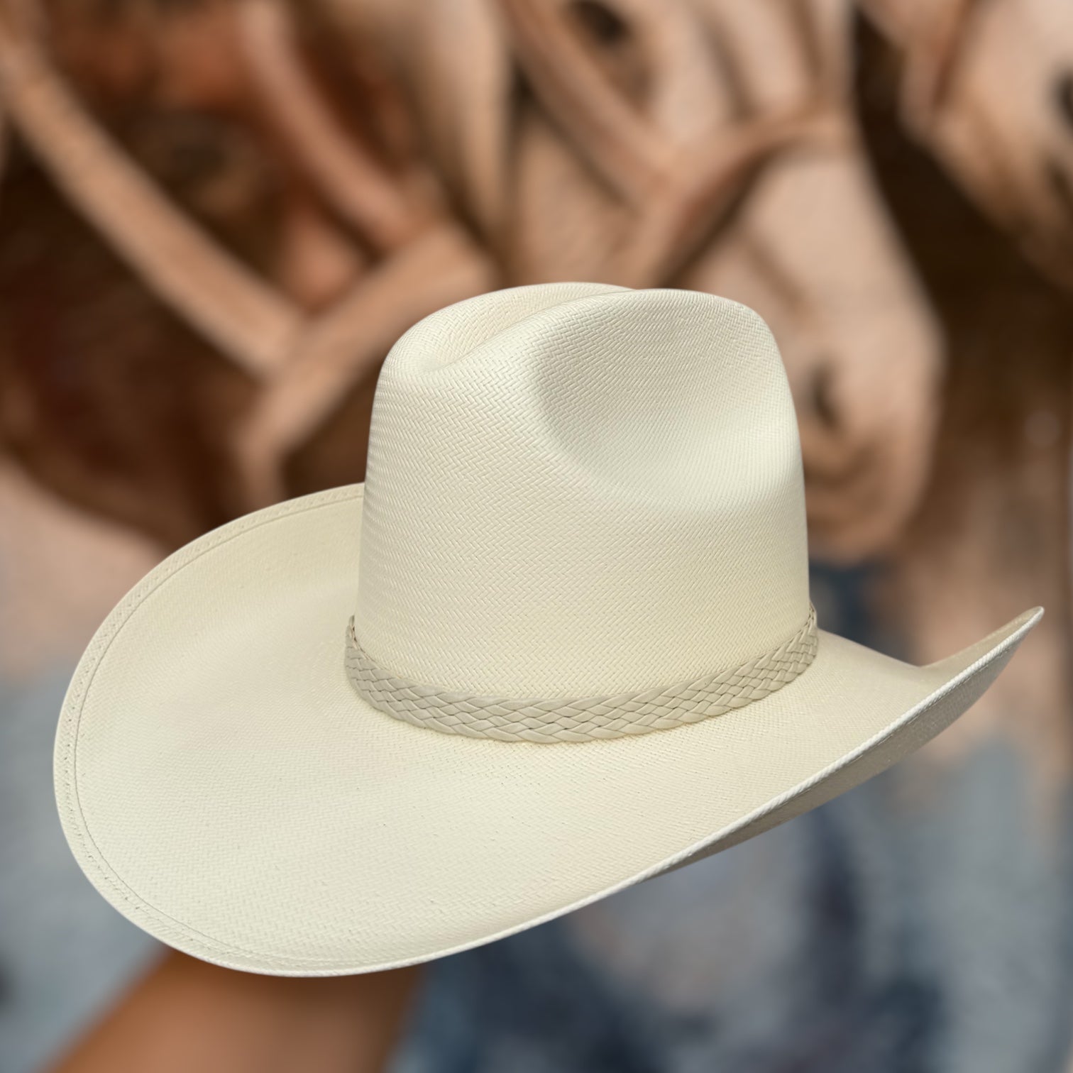 Sombrero 100X Cuernos Chuecos “Blanco” Estilo Jalisco Copa Alta 5.5” Falda 4.25”