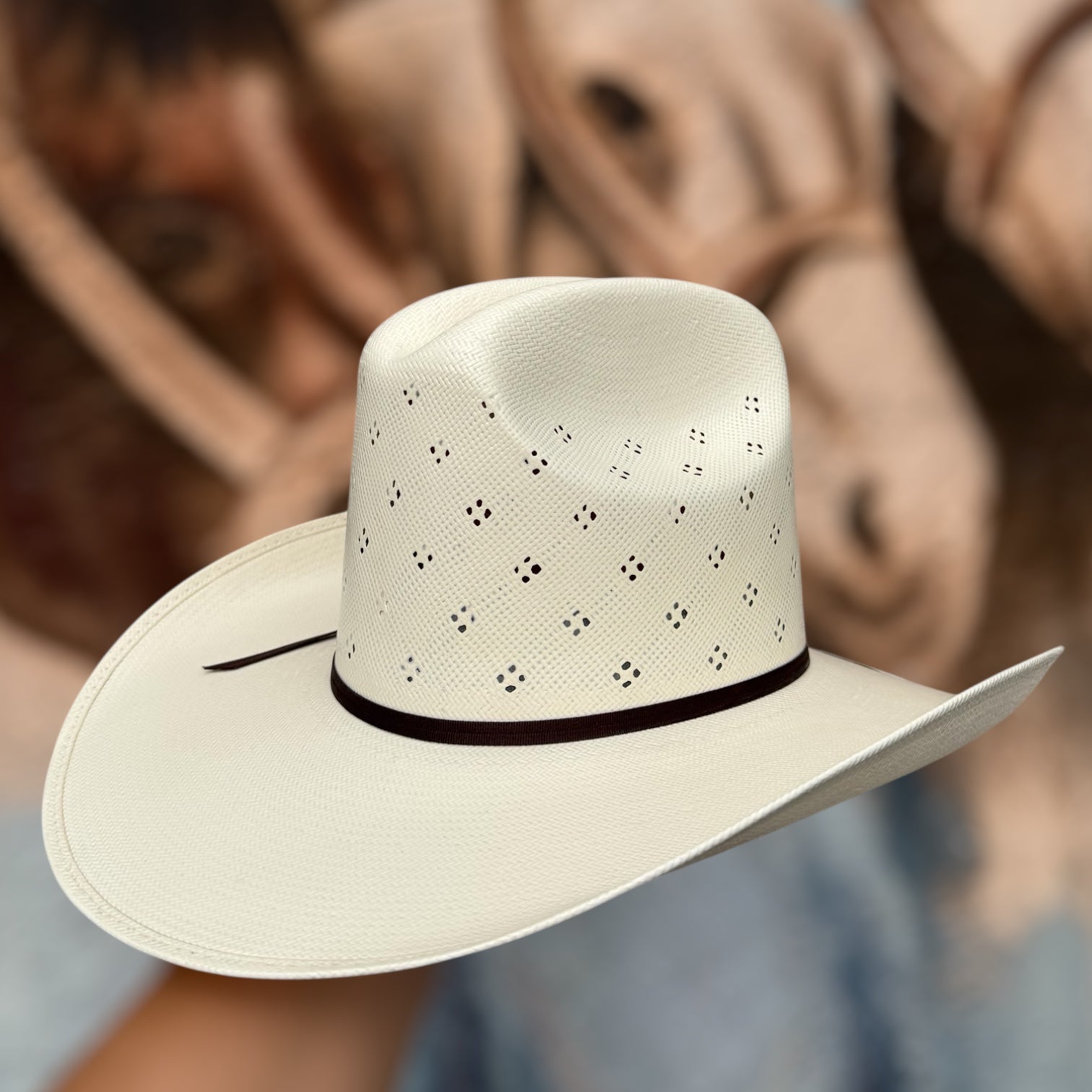 Sombrero 100X Cuernos Chuecos “Trebol” Estilo Jalisco Copa Alta 5.5” Falda 4.25”