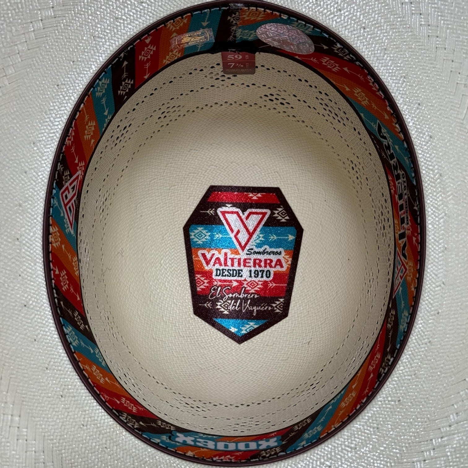 Sombrero Valtierra “Fresas con Crema” Open Crown Copa Alta 7” Falda 3.75”