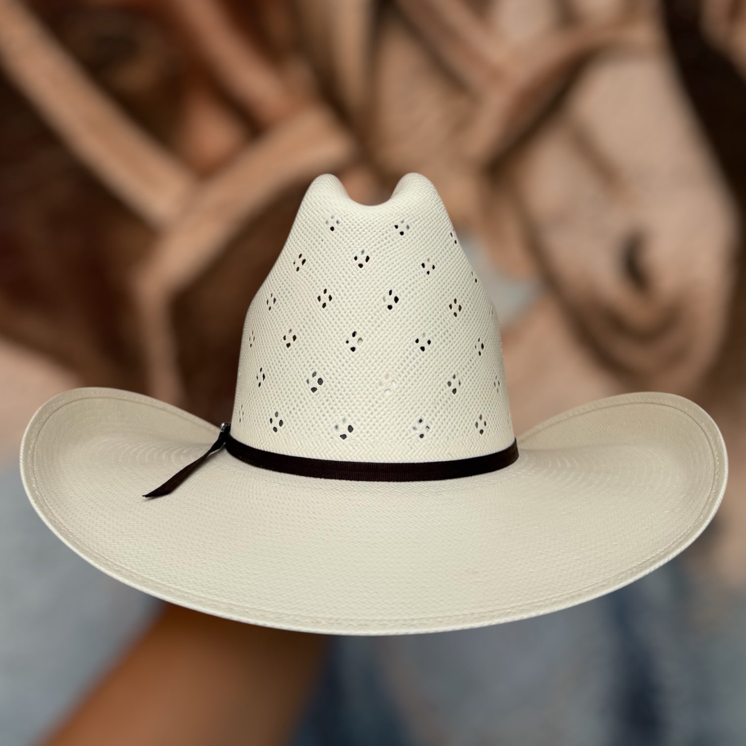 Sombrero 100X Cuernos Chuecos “Trebol” Estilo Jalisco Copa Alta 5.5” Falda 4.25”