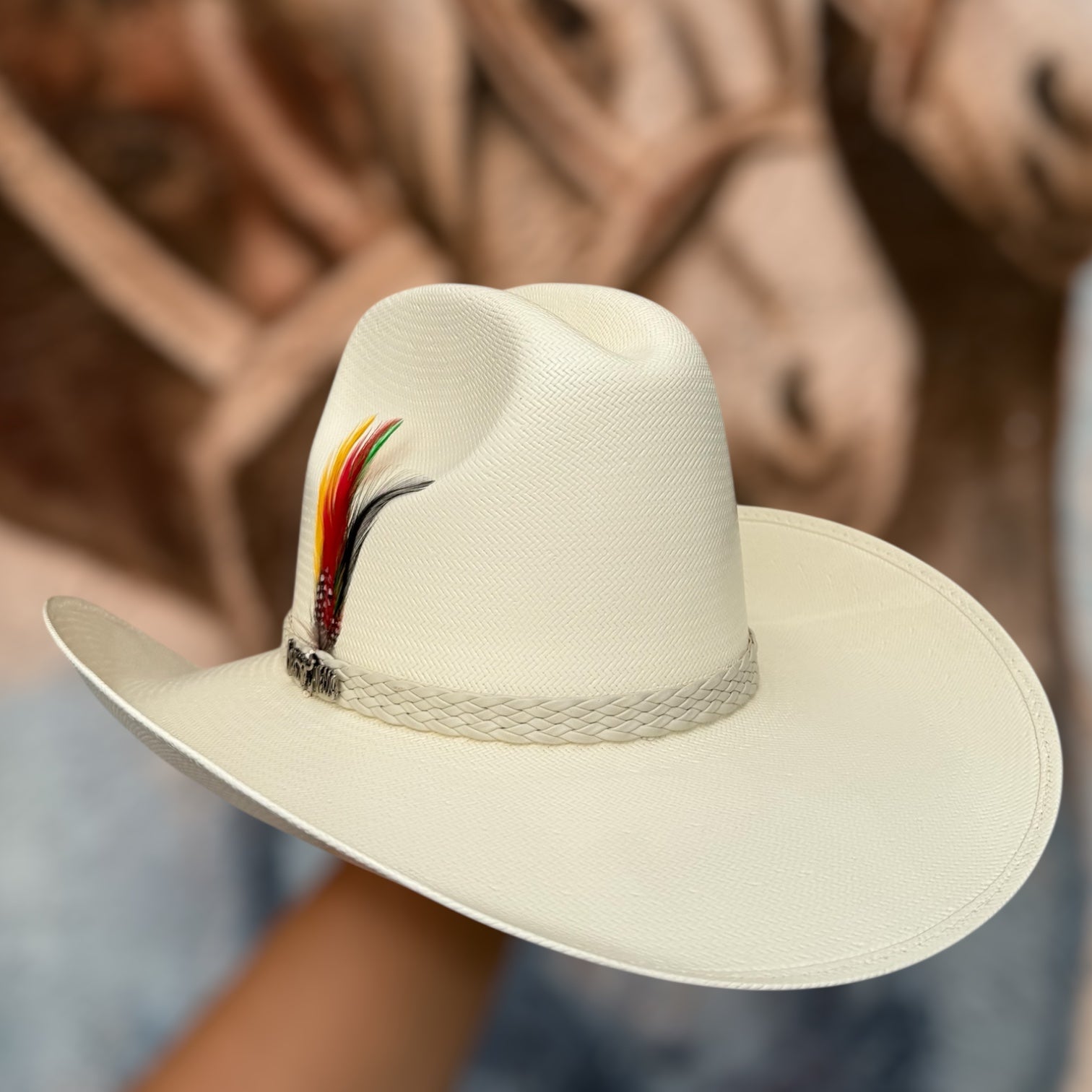 Sombrero 100X Cuernos Chuecos “Blanco” Estilo Jalisco Copa Alta 5.5” Falda 4.25”