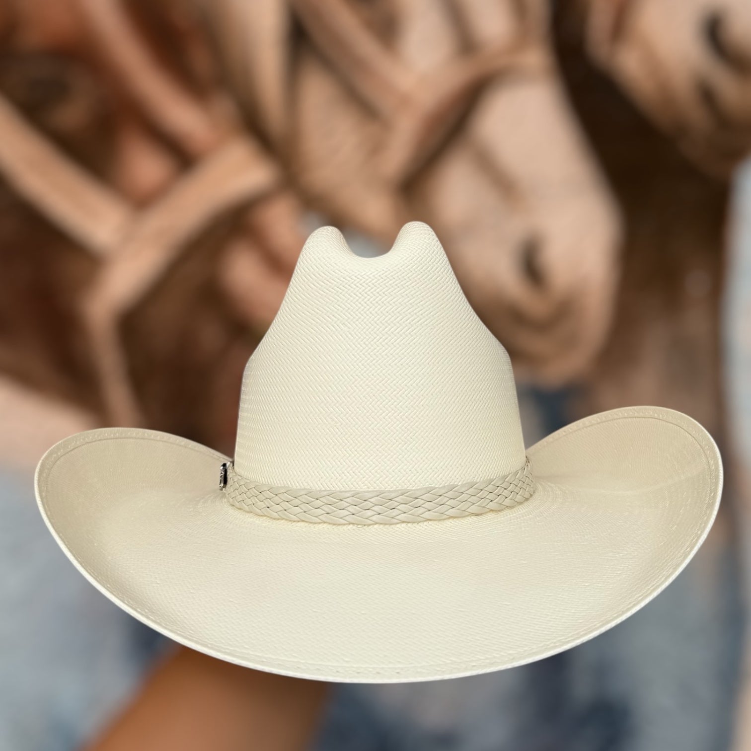 Sombrero 100X Cuernos Chuecos “Blanco” Estilo Jalisco Copa Alta 5.5” Falda 4.25”